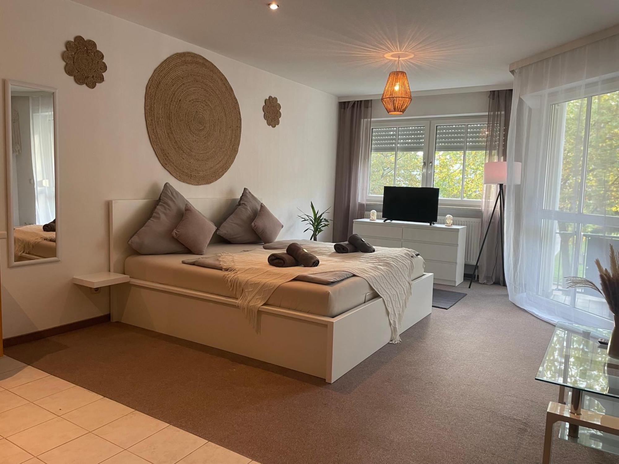 Kingsize Bett Boho Apartment Mit Tiefgarage Naehe Salzburg Freilassing Exteriér fotografie