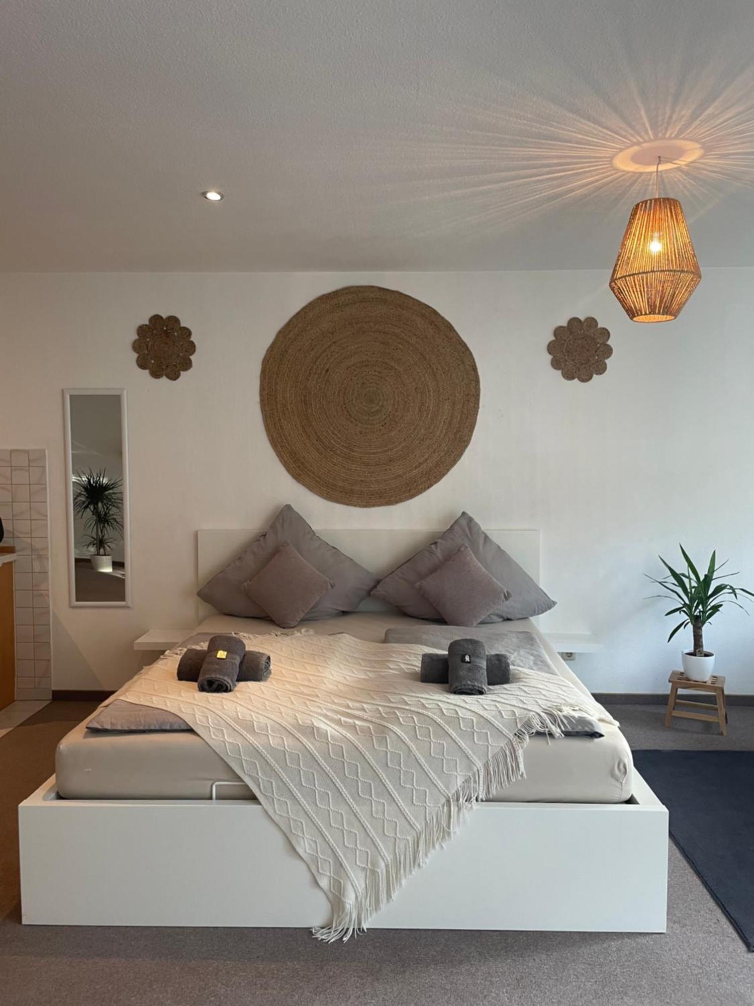 Kingsize Bett Boho Apartment Mit Tiefgarage Naehe Salzburg Freilassing Exteriér fotografie